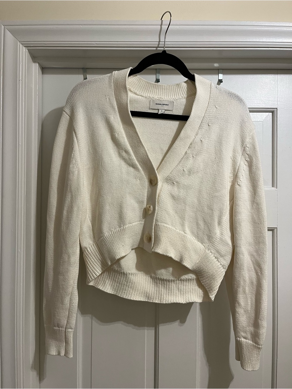 Banana Republic Cream Cropped V-Neck Button Cardigan
